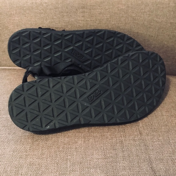 Women’s black size 9 Teva Sandals (SOLD) - Picture 5 of 5
